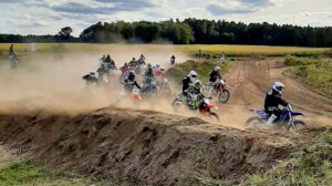 Motocross Bismark erste Kurve